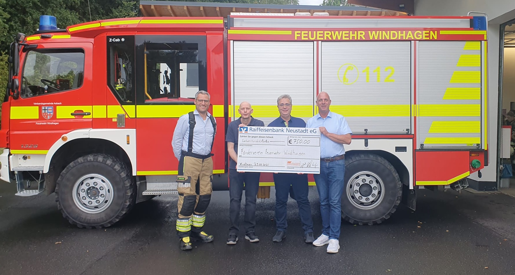Spendenübergabe an Förderverein FF Aegidienberg